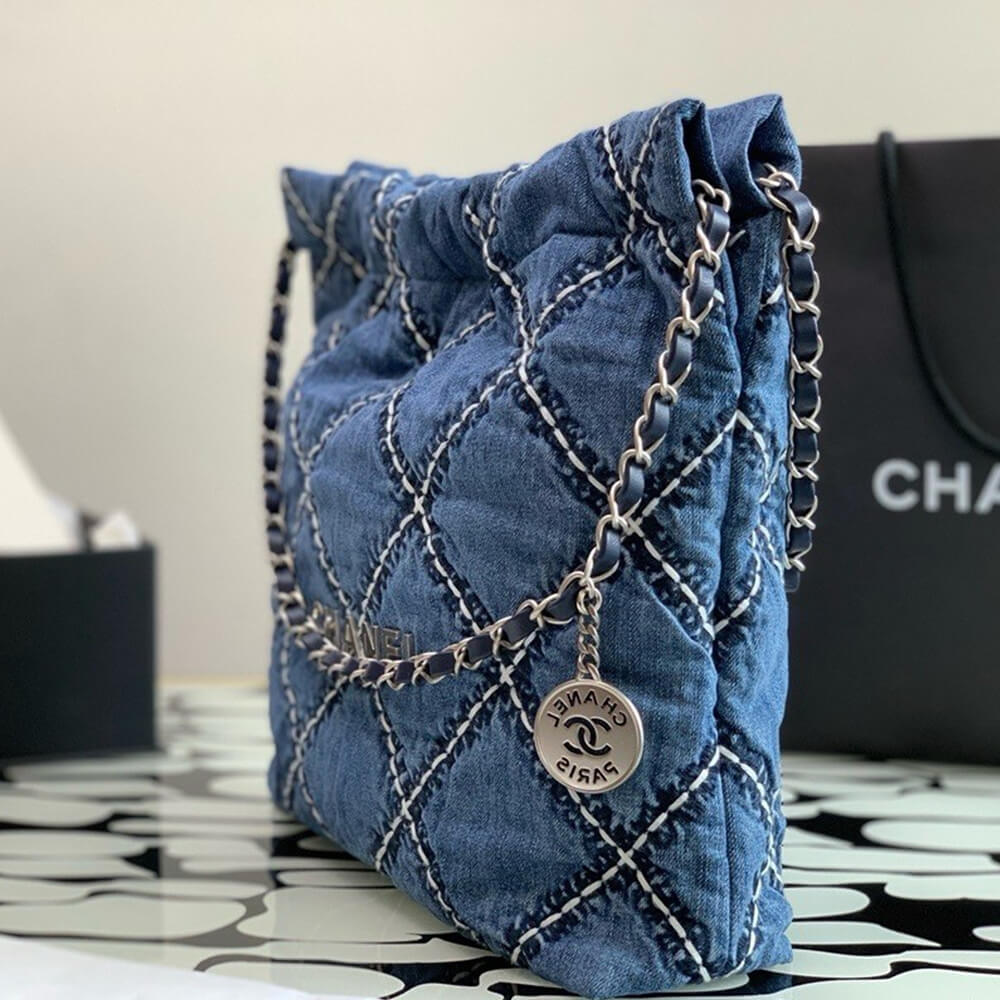 CHANEL 22 HANDBAG