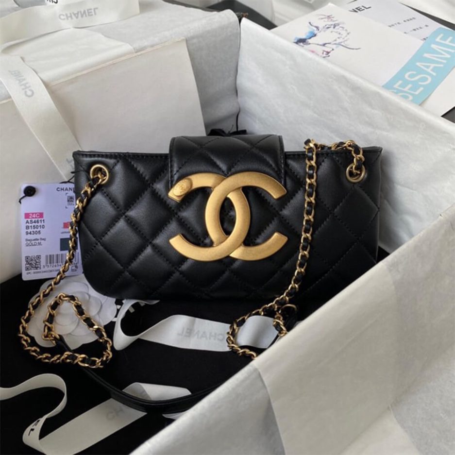 CHANEL BAGUETTE BAG