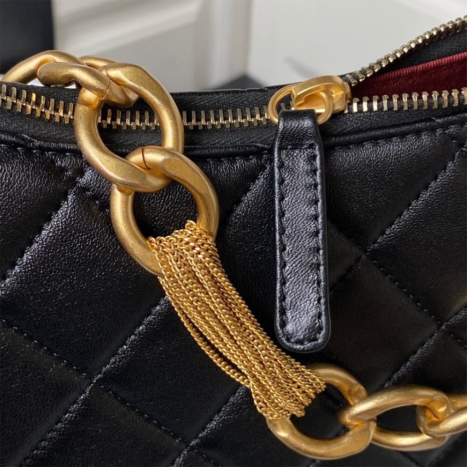 CHANEL HOBO HANDBAG