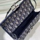 Dior 30 Montaigne East-West Bag with Chain