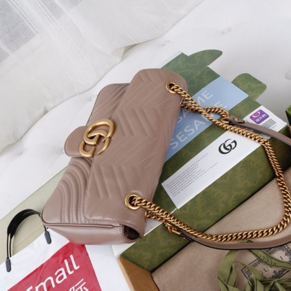 GG Marmont medium matelasse shoulder bag