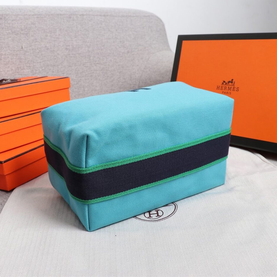 Hermes toiletery bag