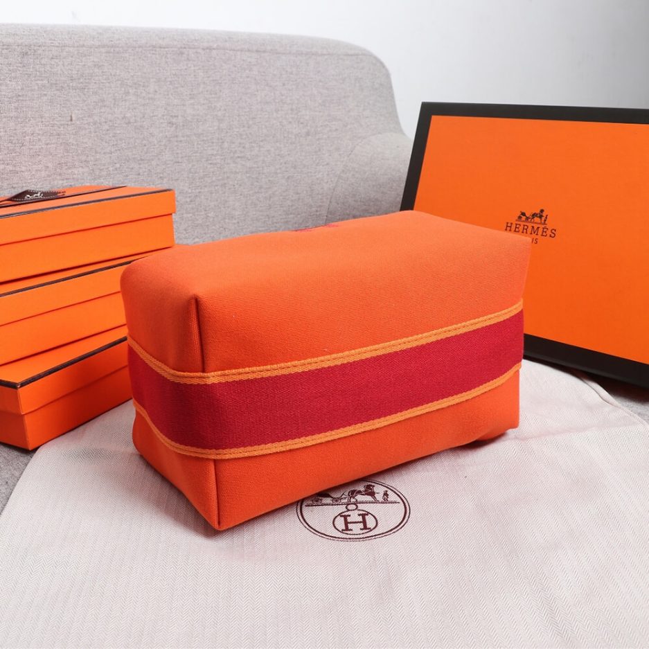 Hermes toiletery bag