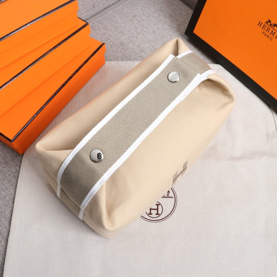 Hermes toiletery bag