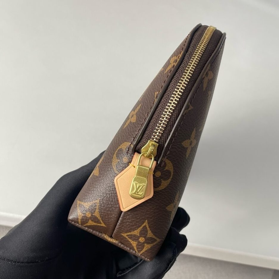 LV Cosmetic Pouch MM